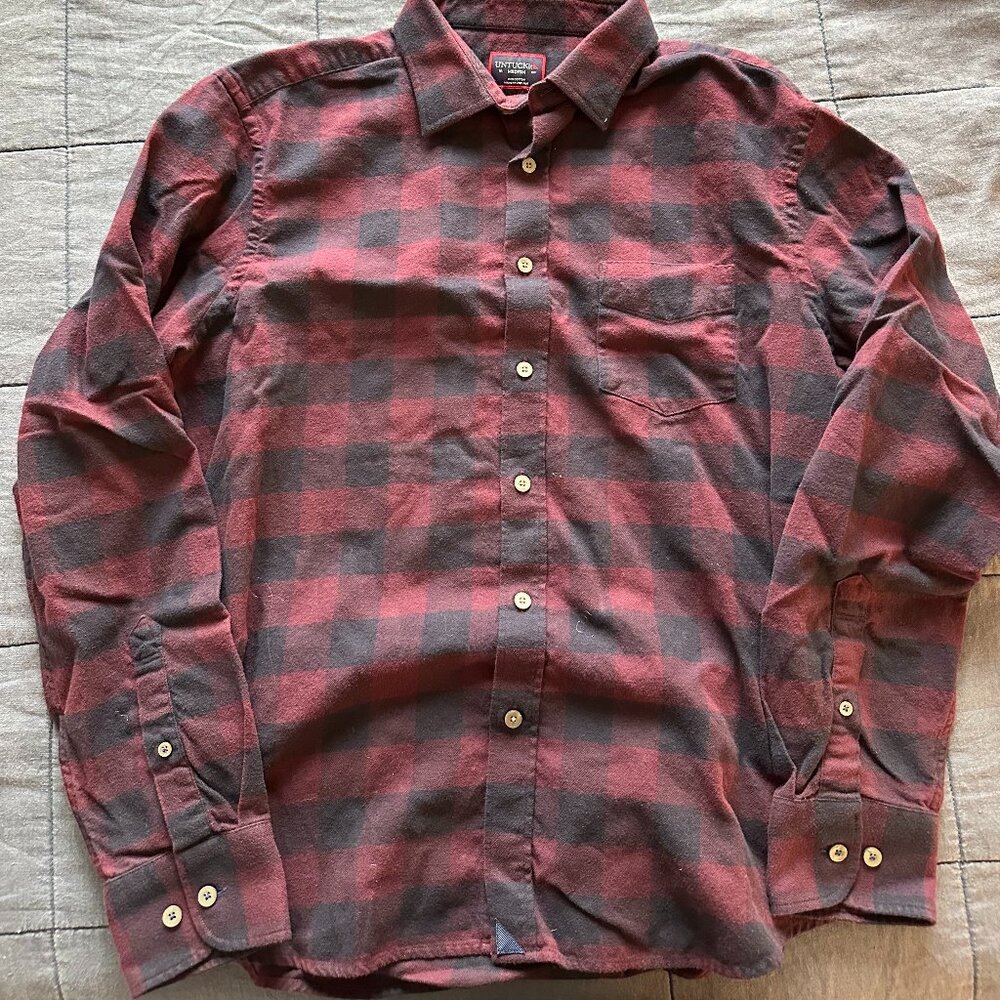 Untuckit men's flannel